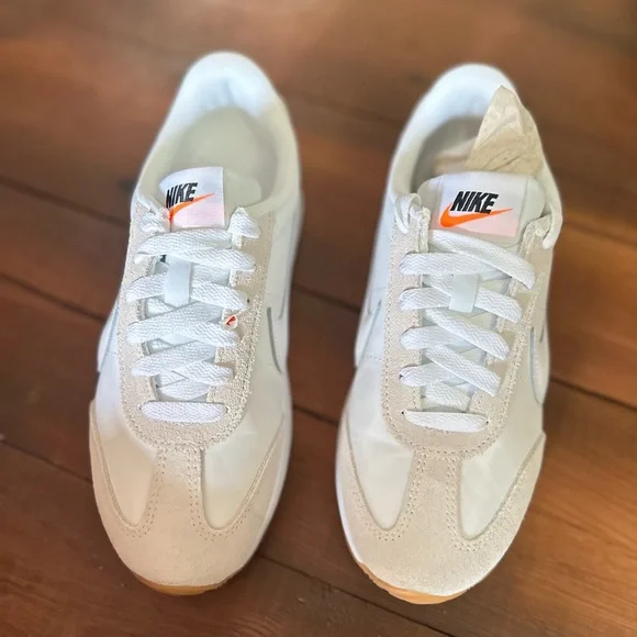 Nike Pacific Sneakers - Picture 3 of 15